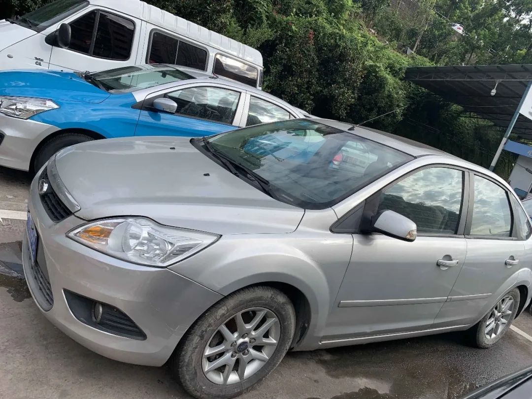 公開拍賣?？怂?、上海別克牌機動車